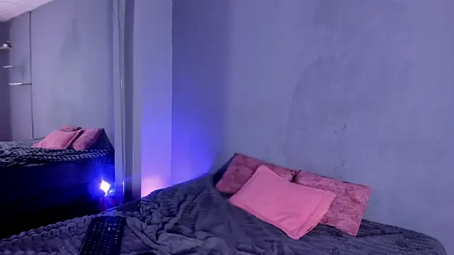 Kitty_Milan - micro orgasm filled with oil 💦