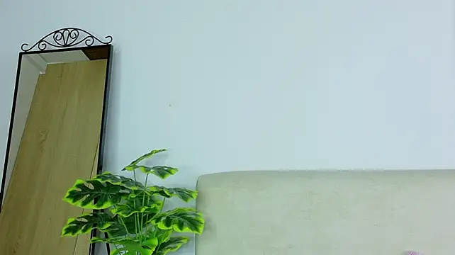 Cloee_Rainbow1 - How about a sexy dance for us 😏🥵🥵🔥