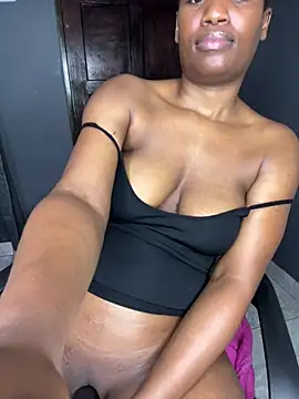 Kinkyy_ Adlı Modelin Canlı XXX Sohbeti