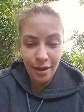 Keli_Jessi - Squirt in public park
