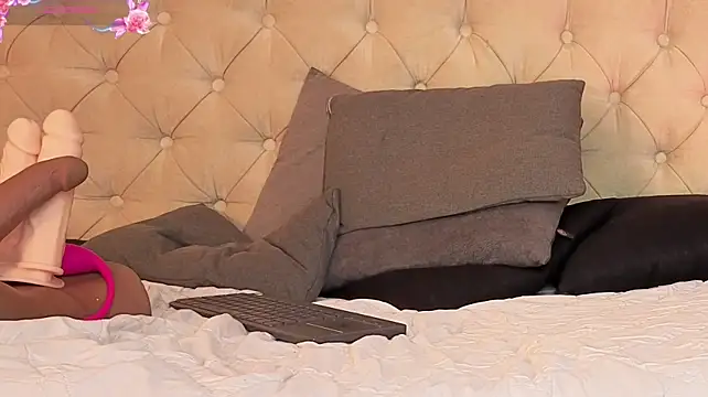 Isabella_cherry69 - Spread legs+rub pussy+contol lush 2mn