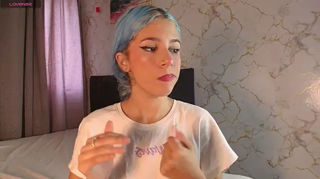 Chatroom XXX en direct de cinniaa_