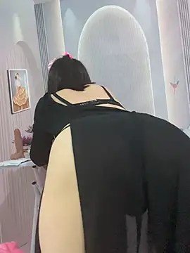 Nana-19 Adlı Modelin Canlı XXX Sohbeti