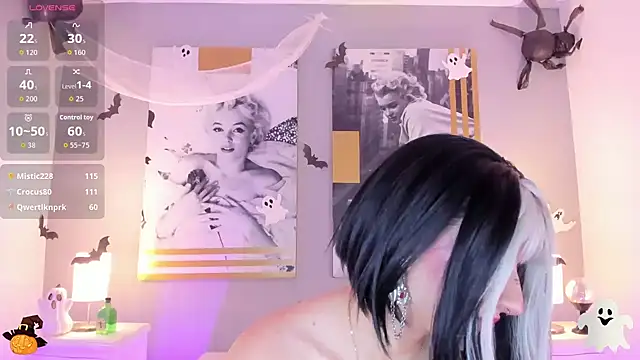 AlannaViera - FLASH TIGHT PUSSY🖤