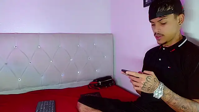 XXX chat uživo modela Angel_foxc13
