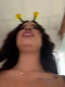 MystiqueXXX Adlı Modelin Canlı XXX Sohbeti