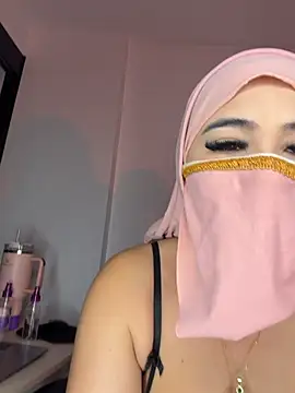 Chatroom XXX en direct de Tahiraaa_