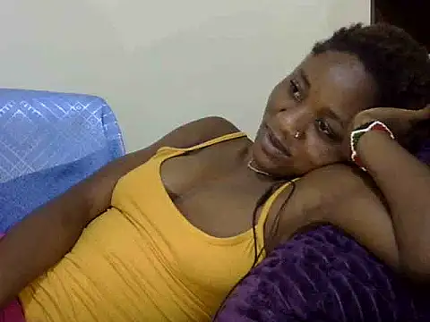 SweetTemptationKE Chat XXX in diretta