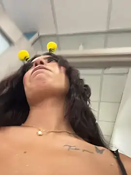 צ'אט XXX בשידור חי של MystiqueXXX