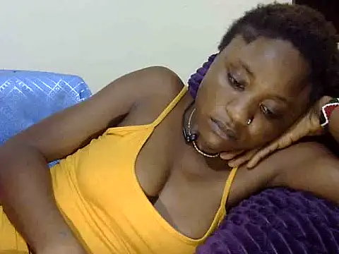 SweetTemptationKE - ridedildo and squirt