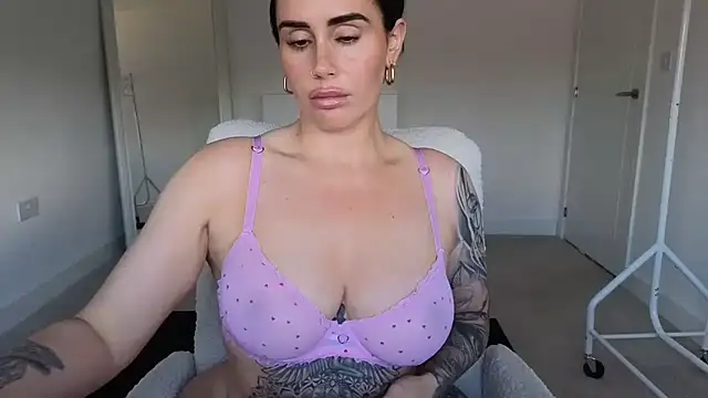 LibbyLoveHeartx's Live XXX Chat
