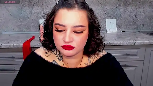 NikkiSummer live XXX chat