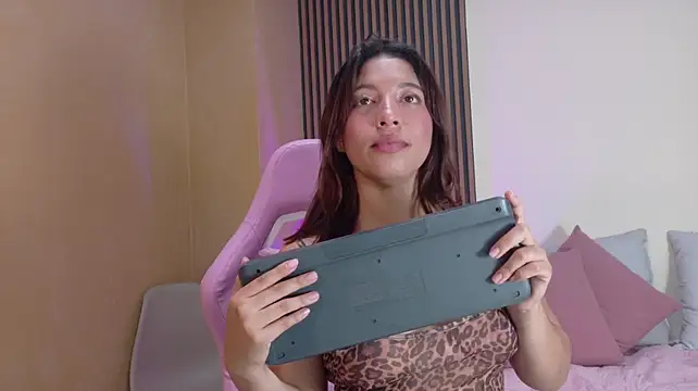 Holy_Lux's Live XXX Chat