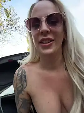 June695_ Live XXX-chat