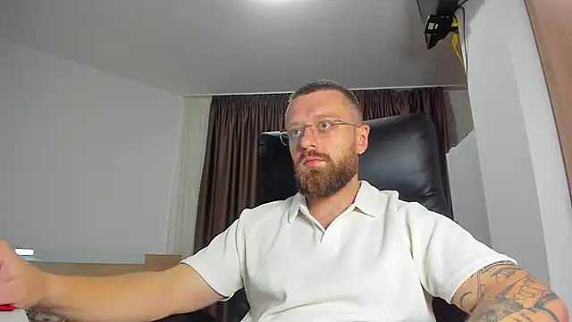 XXX chat uživo modela Findom_guy