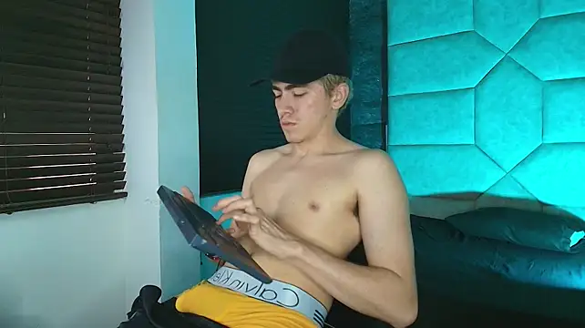 Tyler_Mcrey élő XXX-chatje