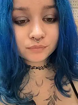 BigBoobsShow_ - show big tits 1 min in public WC (risk )