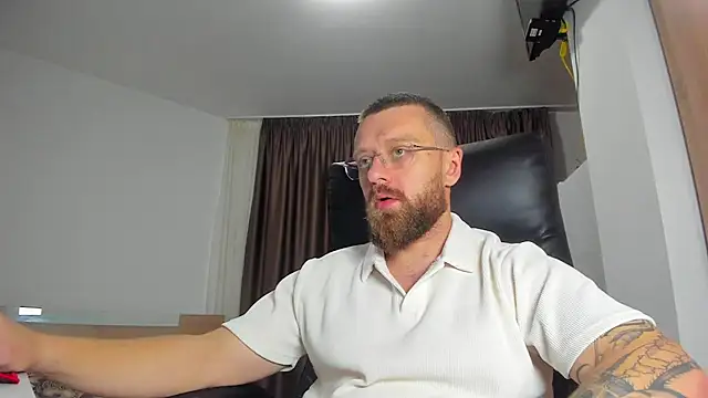 XXX chat uživo modela Findom_guy