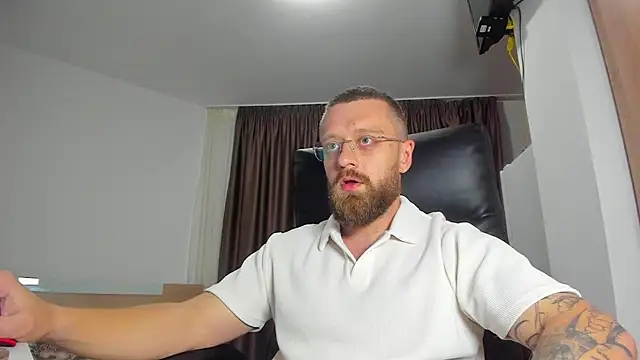 Findom_guy Chat XXX in diretta