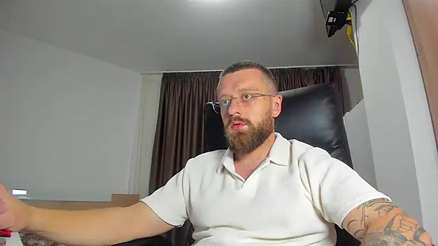 XXX chat uživo modela Findom_guy