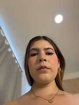 Chat +18 de naughty__angel ao vivo