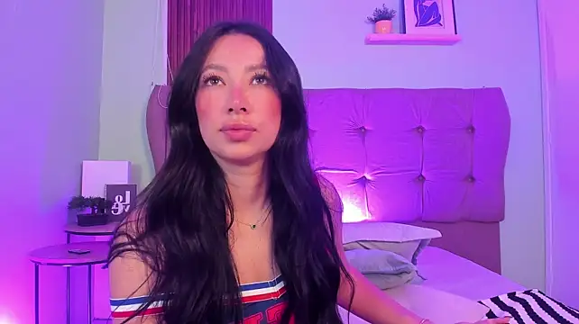 Lilyy_evanss - im here again ... can i cum on u face ?