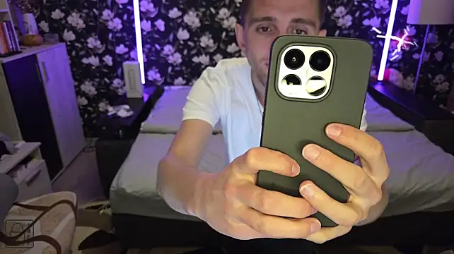 Vuitton Live XXX-chat
