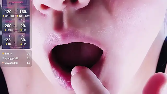 xiaoqingren 在線直播表演