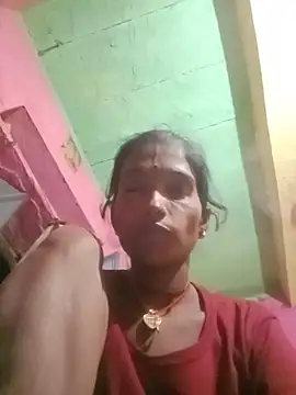 Chat +18 de Rinee_suwanee ao vivo