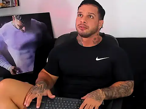 MarckMathews Show in webcam