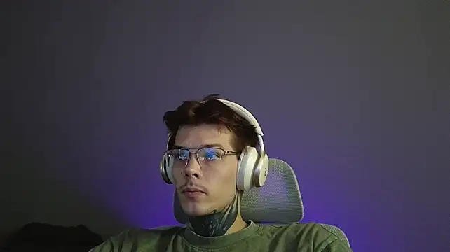 Chat +18 de DENIS_HERE ao vivo