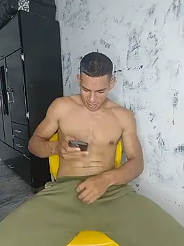 Chat +18 de SantiHardXL ao vivo