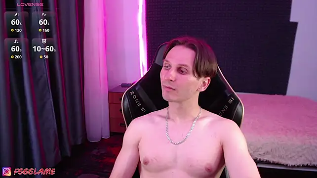 XXX chat uživo modela F666LAME