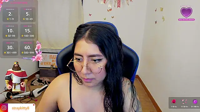 LoveLyy- - try to get me naked