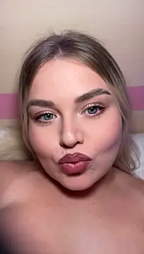April_Vancee Chat XXX live
