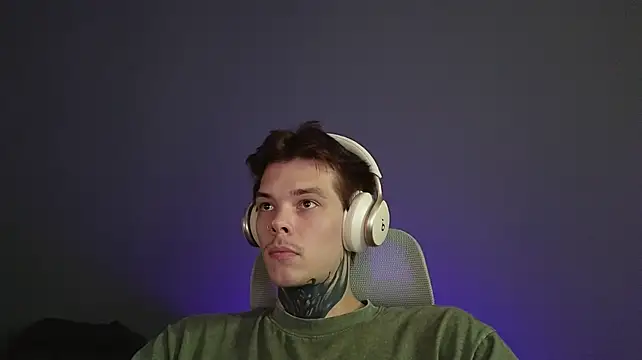DENIS_HERE live XXX chat