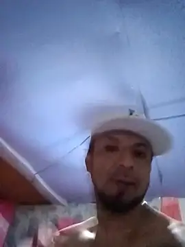 Show modela Juanjo36 na web-kameri