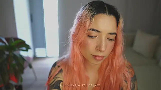 צ'אט XXX בשידור חי של dearnina_