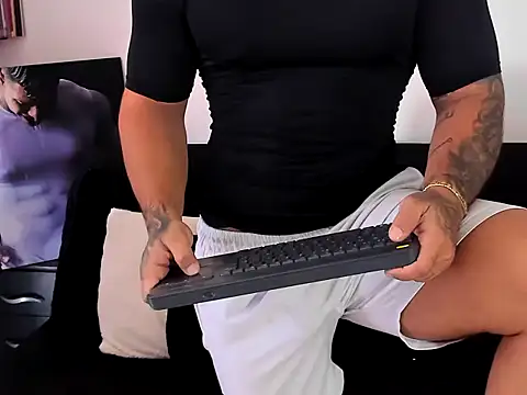 MarckMathews Live XXX-chat