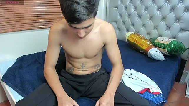 XXX chat uživo modela Leo_Royce