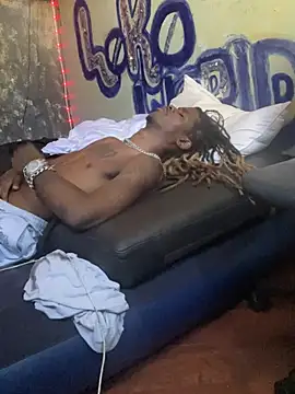 XXX chat uživo modela DaeDotFrankyLoko