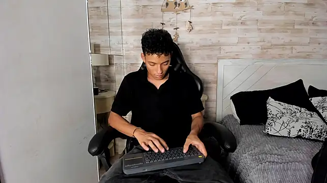 Jake_Noir লাইভ XXX চ্যাট