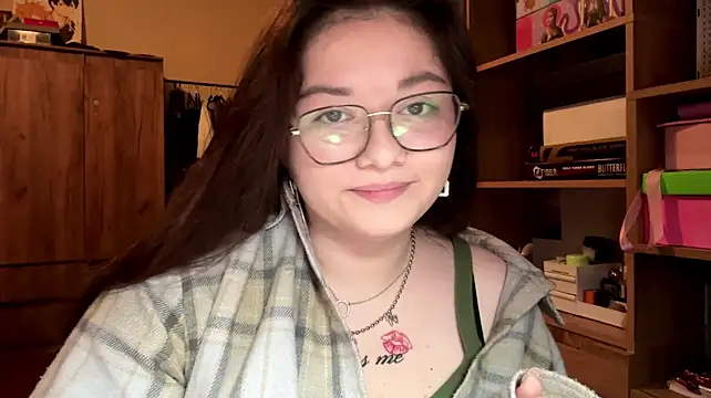 ArianaHowk - Sexy eye contact + make a heart