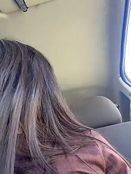 MiaFoxie_ Adlı Modelin Canlı XXX Sohbeti