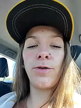 Bakedroll333's Live XXX Chat