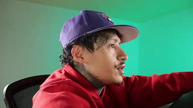 trieone 现场XXX聊天