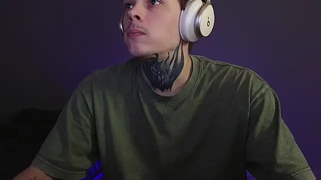 دردشة DENIS_HERE الجنسية المباشرة