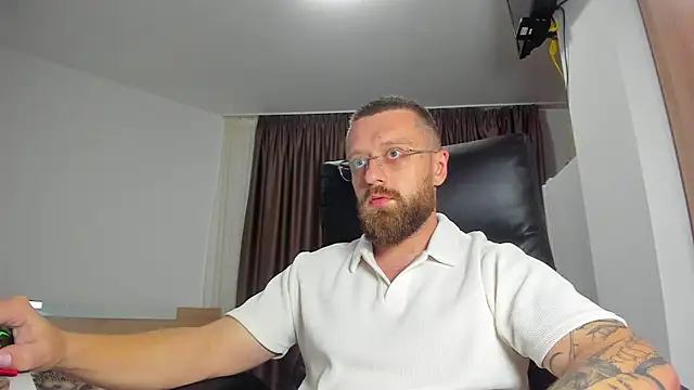 XXX chat uživo modela Findom_guy