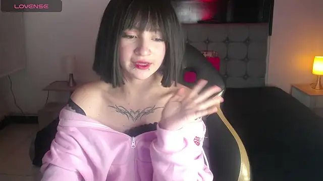 _Charlotte_Collins_ - play my tits