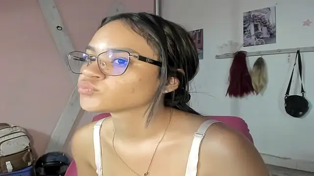 CAMILA--REYn Live XXX chat